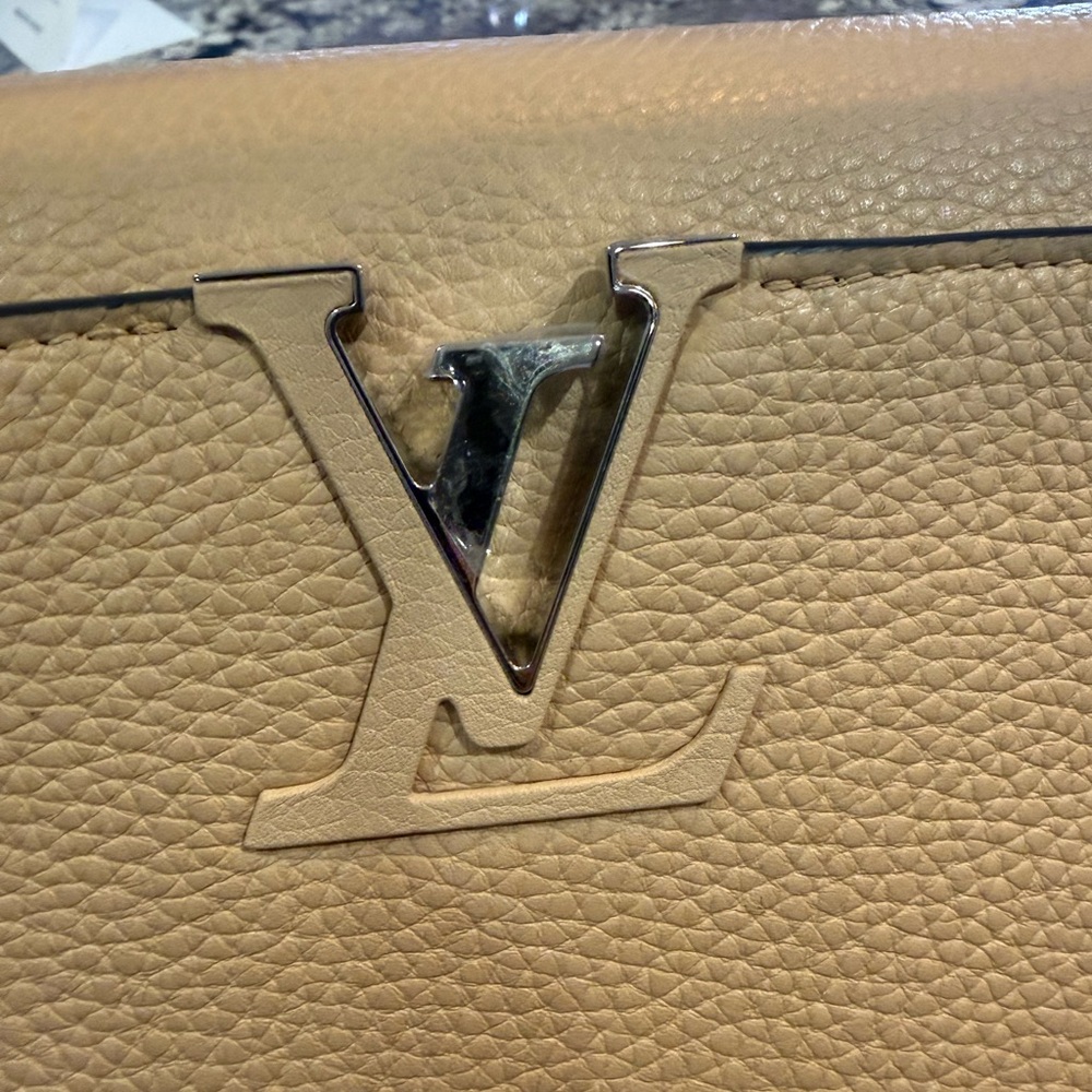 Louis Vuitton Capucines MM in Beige - Picture 6 of 15